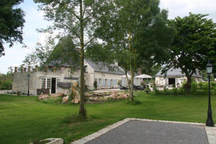 Le Mouton Panzió Blaison Kültér fotó